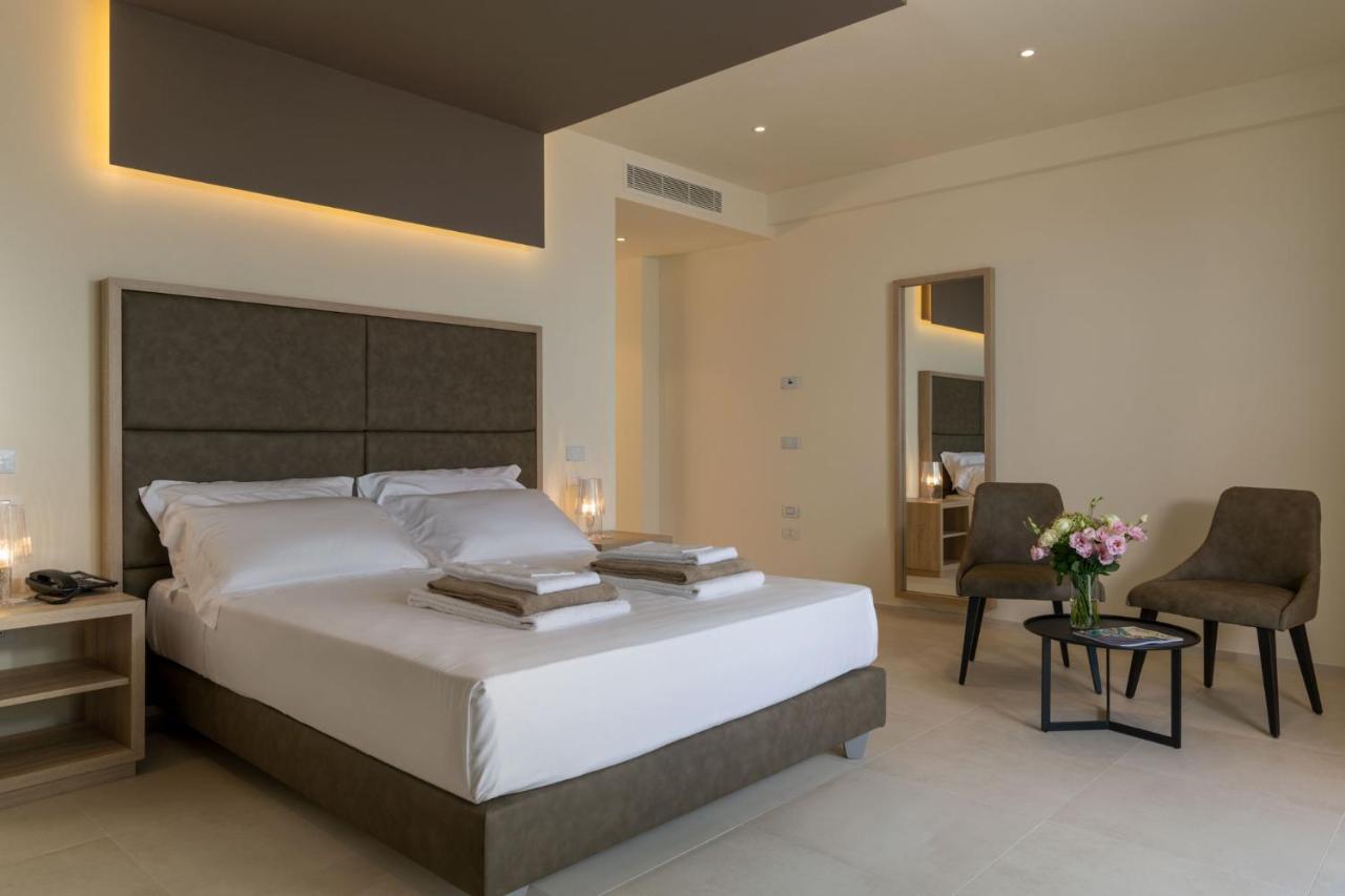 Palace Lido Hotel & Suites Marina di Cecina Extérieur photo