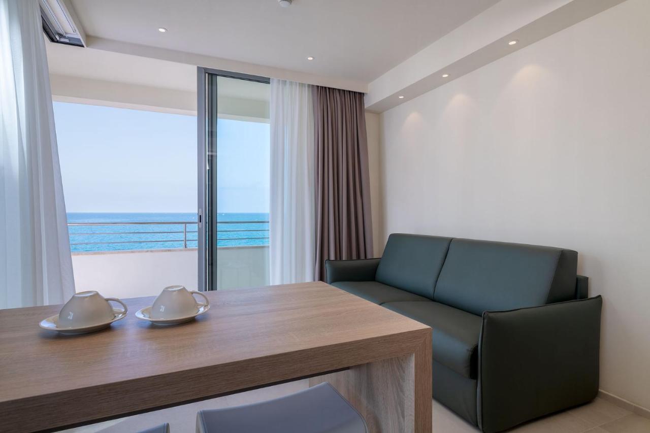 Palace Lido Hotel & Suites Marina di Cecina Extérieur photo